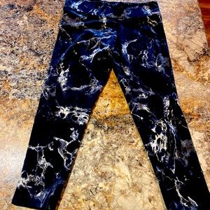 PINK ULTIMATE black and white marble leggings